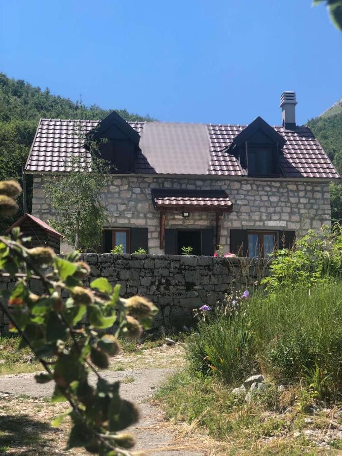 Lovcen Holiday Home Цетине Екстериор снимка