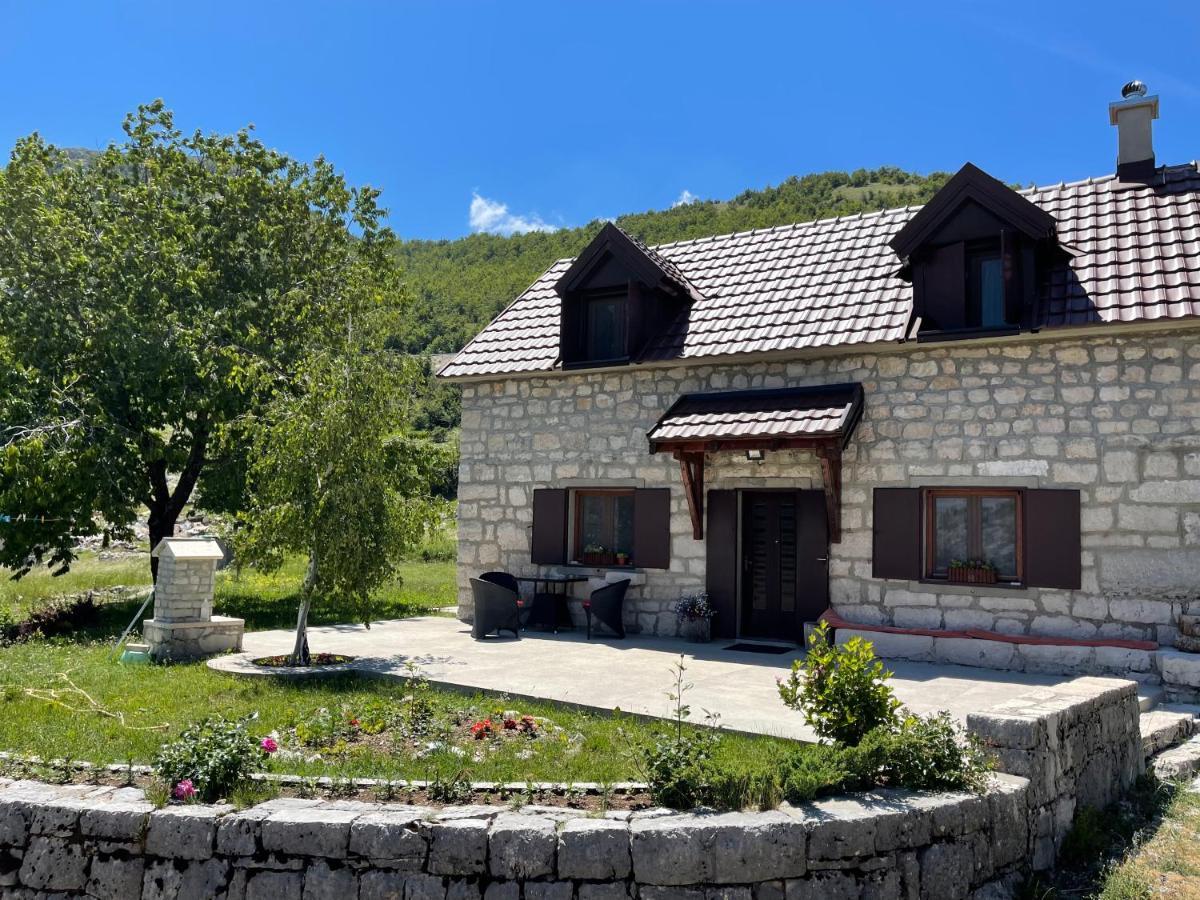 Lovcen Holiday Home Цетине Екстериор снимка