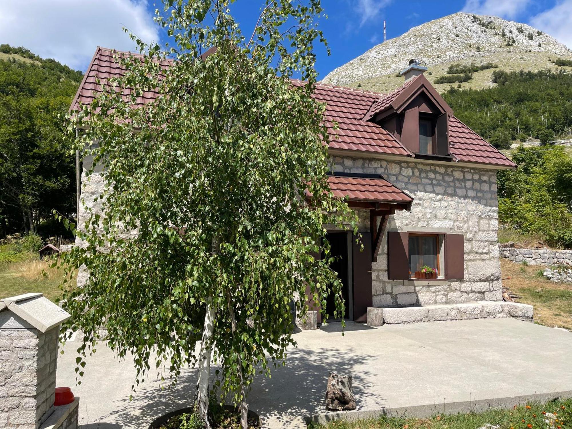 Lovcen Holiday Home Цетине Екстериор снимка