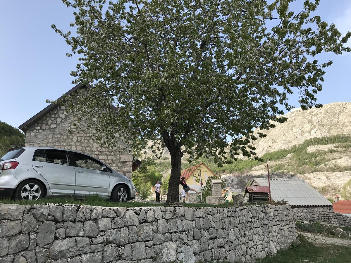 Lovcen Holiday Home Цетине Екстериор снимка