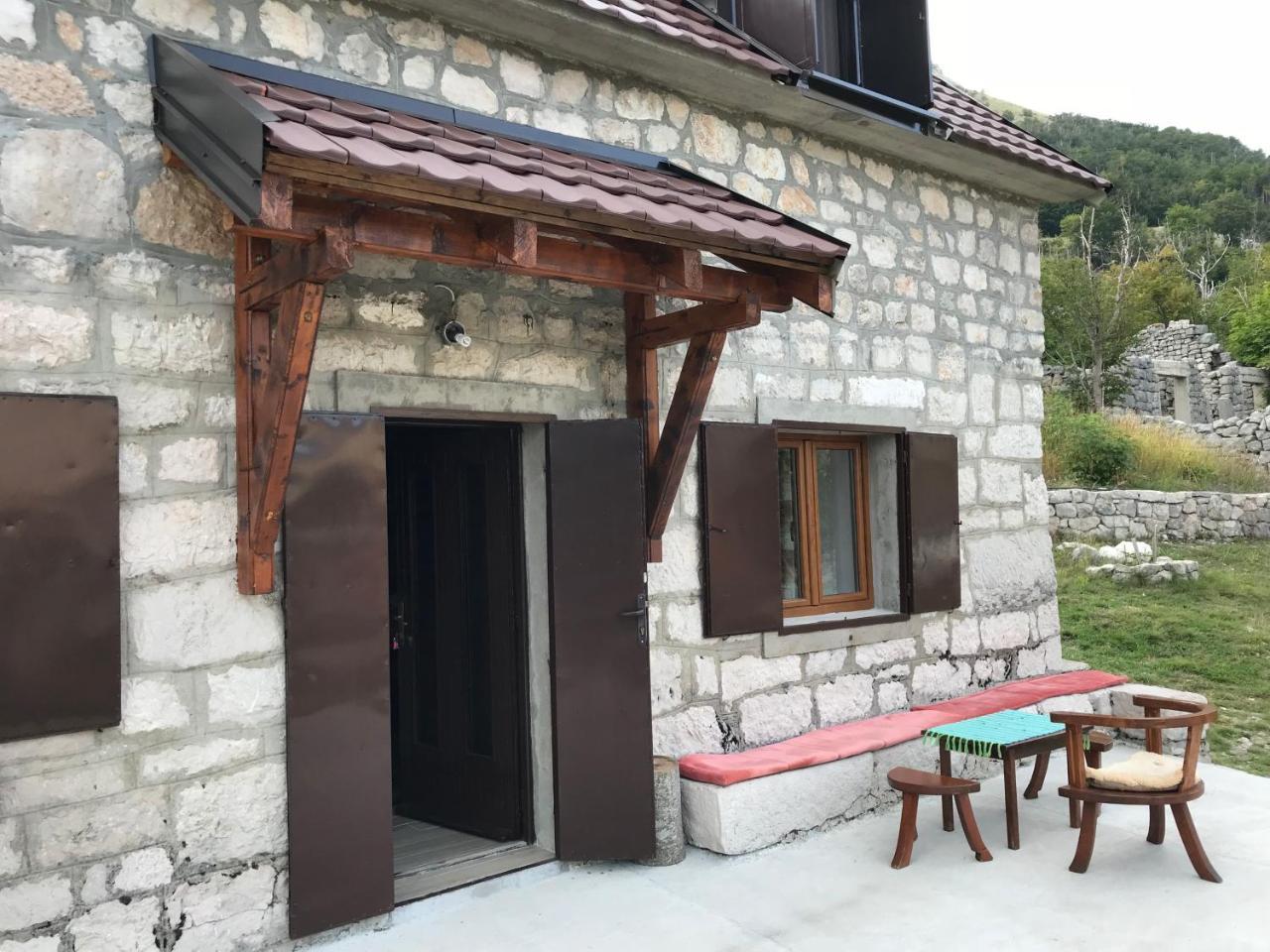 Lovcen Holiday Home Цетине Екстериор снимка