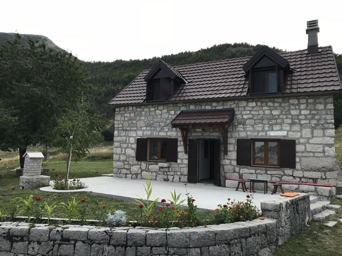 Lovcen Holiday Home Цетине Екстериор снимка