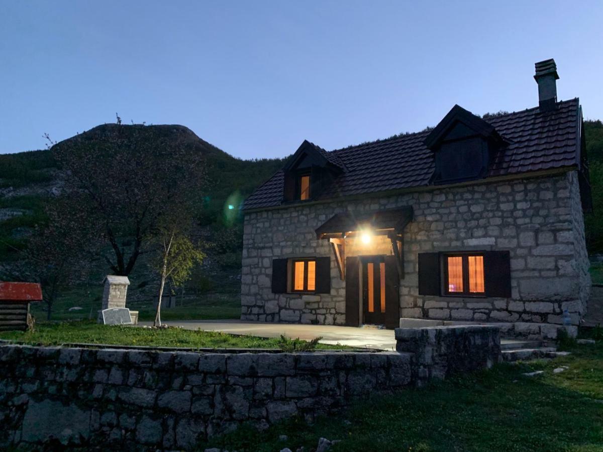 Lovcen Holiday Home Цетине Екстериор снимка