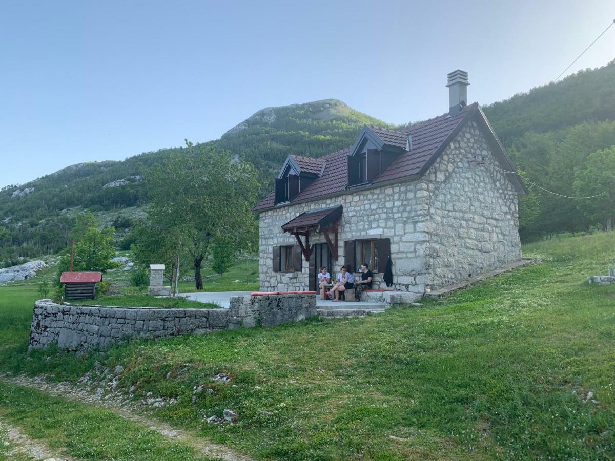Lovcen Holiday Home Цетине Екстериор снимка